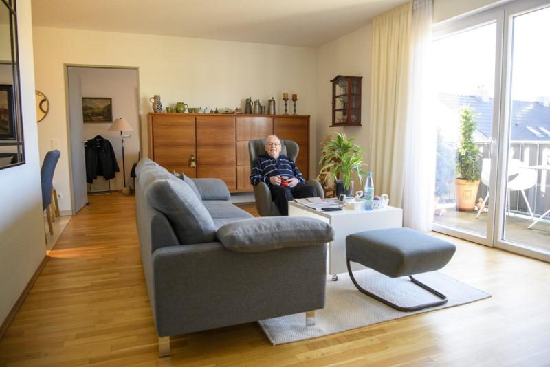 Zentrum für Betreuung und Pflege am alten Poststadion Bonn Zimmer mit Bewohner